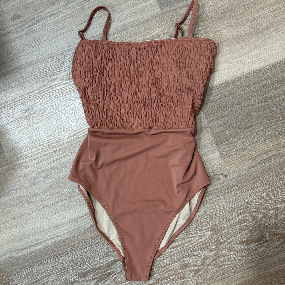 Old Navy Swimsuit Bathing Suit Women’s Pleated Orange Shelf Bra Spaghetti Strap